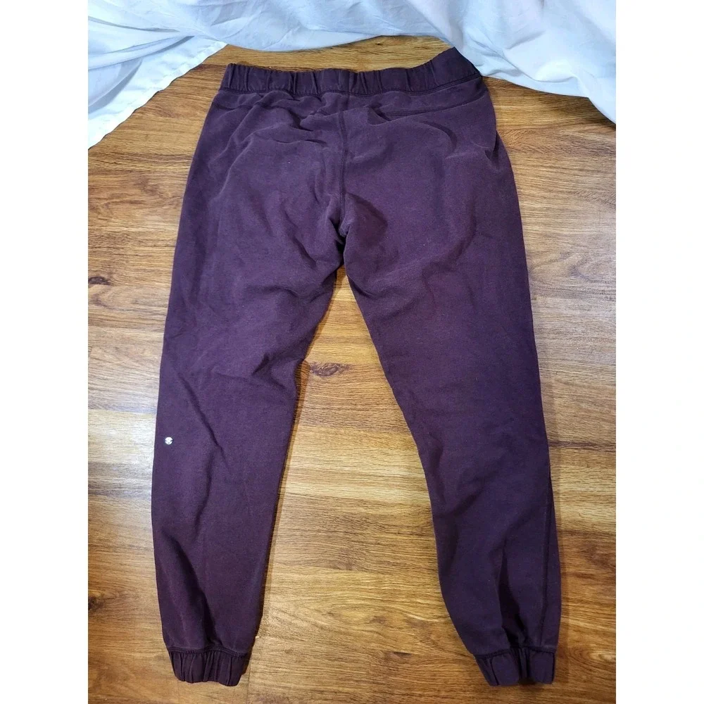 Lululemon Womans Size 10 Maroon Jogger Sweatpants